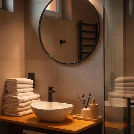 Semesterbostad Hill & Chill - Nowoczesne Stodoly Ze Strefa Spa, Balia, Sauna Kudowa-Zdrój